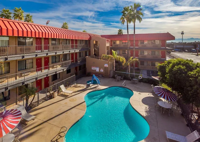 Motel Travelers -