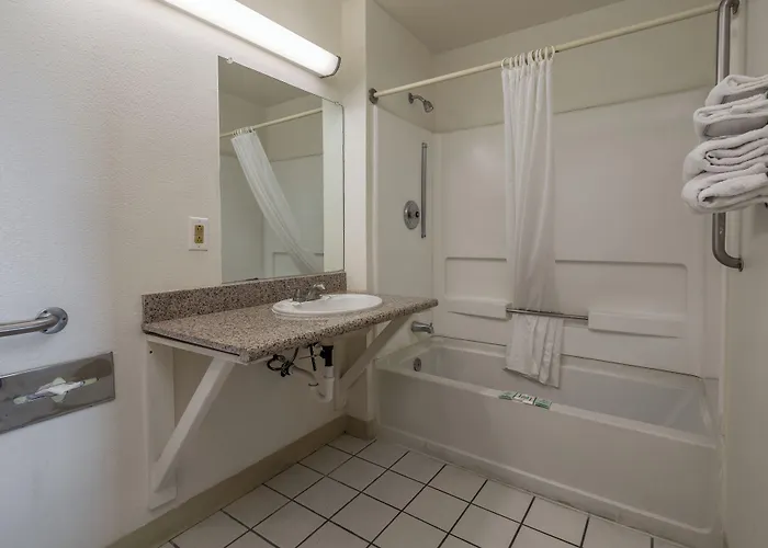Travelers - Motel Phoenix