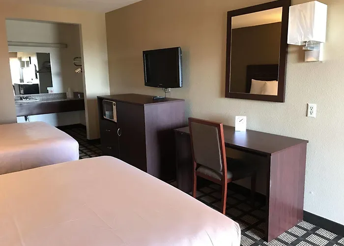 Motel Travelers - 2*